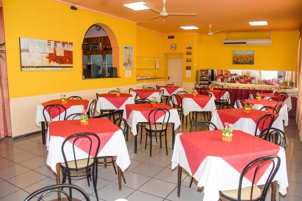 Hotel Marinella ريميني المظهر الخارجي الصورة