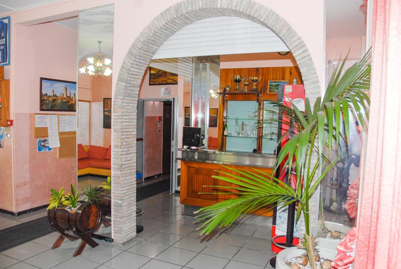 Hotel Marinella ريميني المظهر الخارجي الصورة