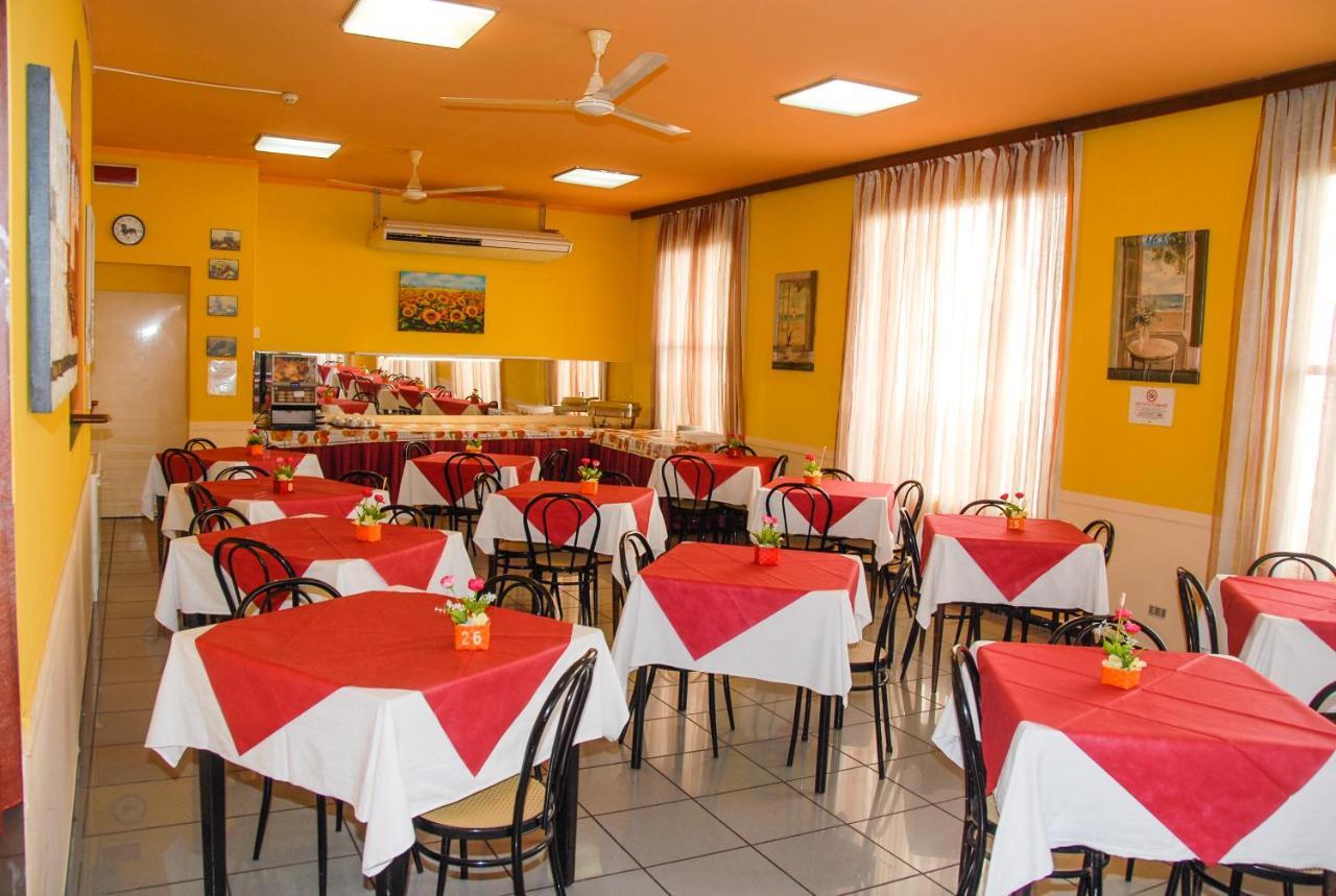 Hotel Marinella ريميني المظهر الخارجي الصورة